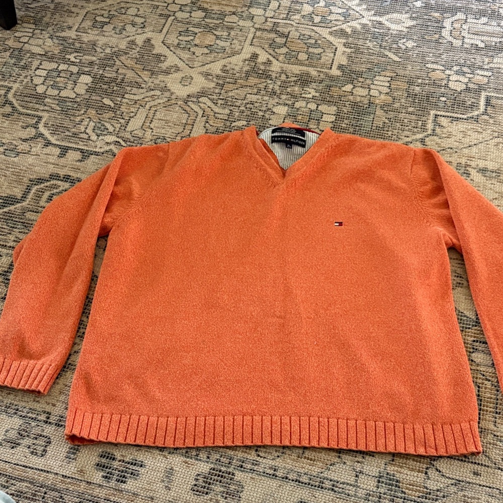 Heavyweight Tommy Hilfiger cotton sweater. Size XL